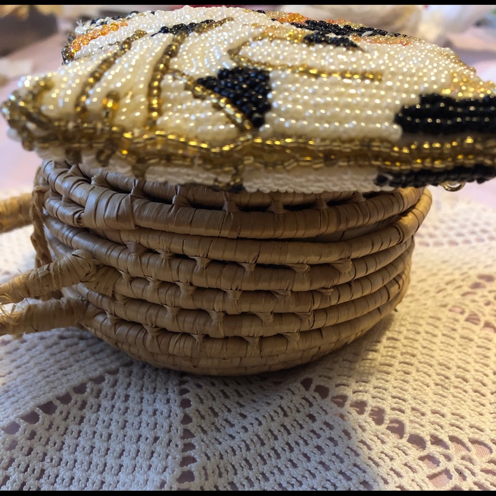 Eye catching VTG Beaded Cat Coin purse - Picture 5 of 12